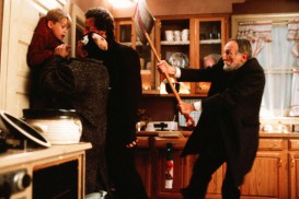 Home Alone (1990) - Joe Pesci, Macaulay Culkin, Daniel Stern, Roberts Blossom
