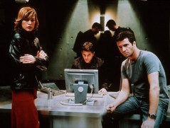 Resident Evil (2002) - Milla Jovovich, James Purefoy, Martin Crewes