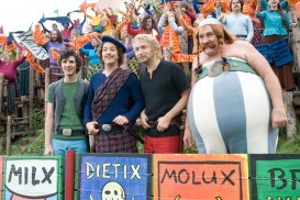 Astérix et Obélix: Au Service de Sa Majesté (2012) - Guillaume Gallienne, Vincent Lacoste, Edouard Baer, Gérard Depardieu
