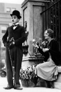 City Lights (1931) - Charles Chaplin, Virginia Cherrill