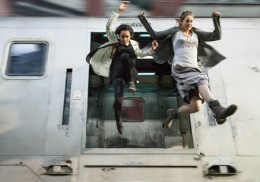 Divergent (2014) - Zoe Kravitz, Shailene Woodley