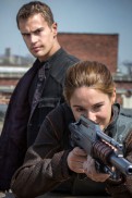Divergent (2014) - Theo James, Shailene Woodley