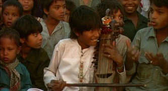 When the Road Bends: Tales of a Gypsy Caravan (2006)