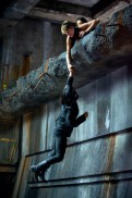 Insurgent (2015) - Shailene Woodley, Zoë Kravitz