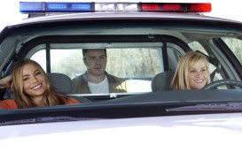 Hot Pursuit (2015) - Sofía Vergara, Reese Witherspoon