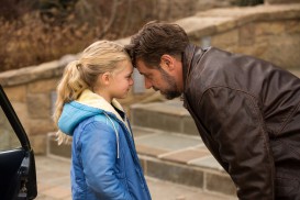 Fathers and Daughters (2015) - Kylie Rogers, Russell Crowe