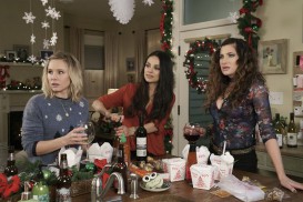 A Bad Moms Christmas (2017) - Mila Kunis, Kristen Bell, Kathryn Hahn