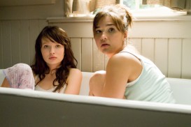 The Uninvited (2009) - Emily Browning, Arielle Kebbel