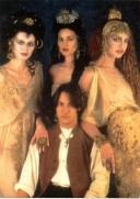 Dracula (1992) - Michaela Bercu, Monica Bellucci,Keanu Reeves, Florina Kendrick