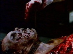 Dzień żywych trupów (1985) - Zombi