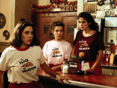 Mystic Pizza (1988) - Julia Roberts, Lili Taylor, Annabeth Gish