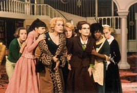 8 femmes (2002) - Emmanuelle Béart, Catherine Deneuve, Isabelle Huppert, Virginie Ledoyen, Danielle Darrieux, Firmine Richard, Ludivine Sagnier