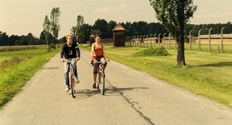 Am Ende kommen Touristen (2007) - Alexander Fehling, Barbara Wysocka