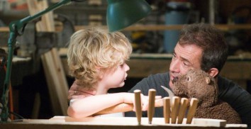The Beaver (2011) - Riley Stewart, Mel Gibson
