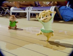 Alvin and the Chipmunks: Chipwrecked (2011)